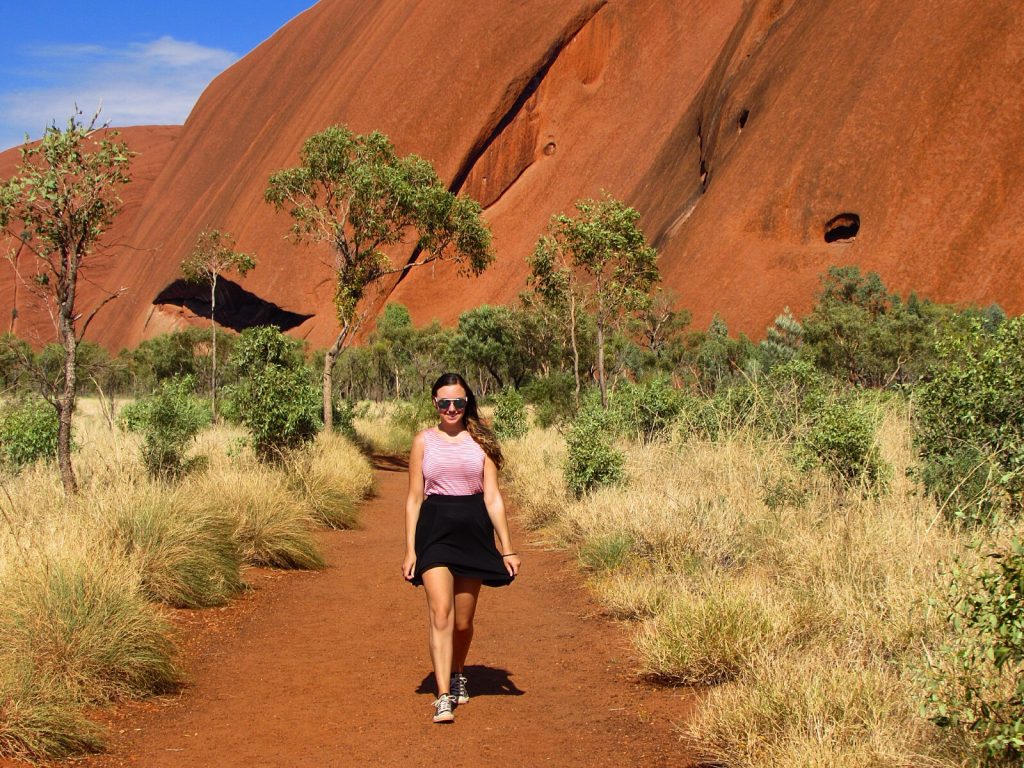 uluru australia hike